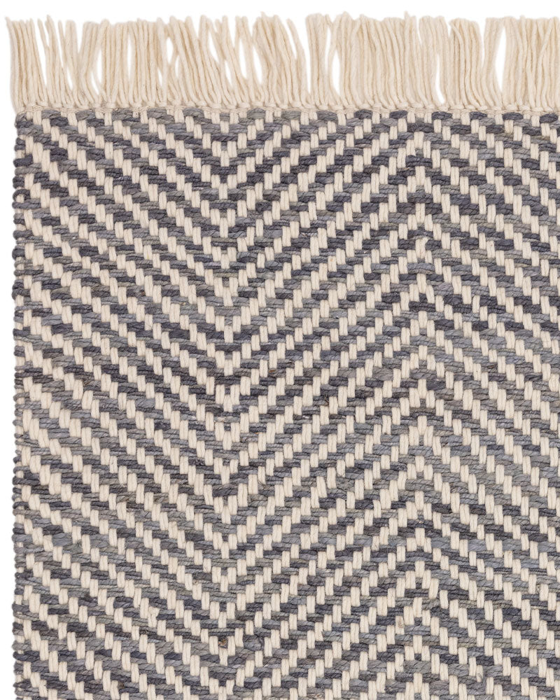 VIGO GREY REVERSABLE JUTE WOOL ZIG ZAG CHEVRON RUG