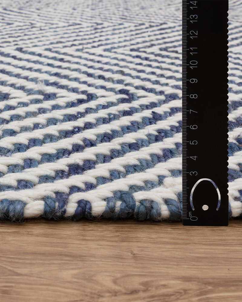 VIGO NAVY BLUE REVERSABLE JUTE WOOL ZIG ZAG CHEVRON RUG