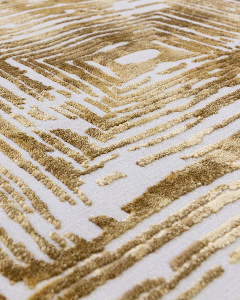 KUZA PORTRAIT GOLD GEOMETRIC RUG
