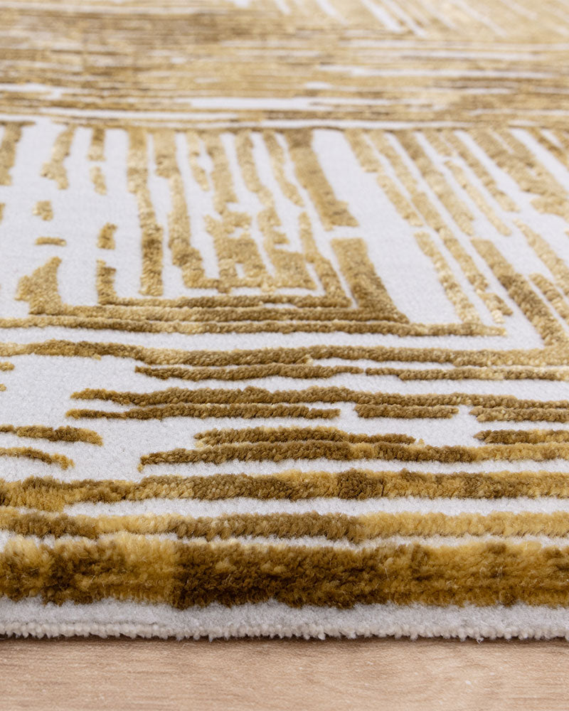 KUZA PORTRAIT GOLD GEOMETRIC RUG