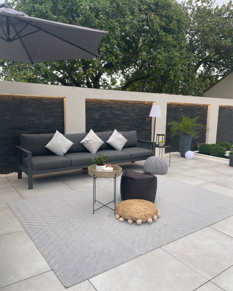 ANTIBES INDOOR / OUTDOOR AN07 LIGHT GREY ARROW RUG