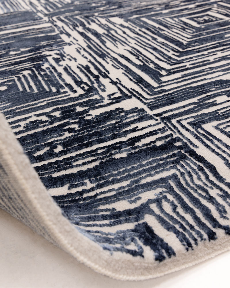 KUZA PORTRAIT NAVY BLUE GEOMETRIC RUG
